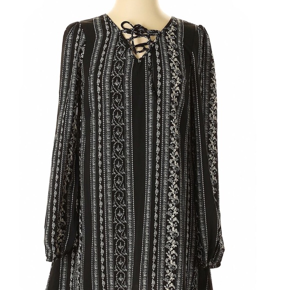 Xhilaration Dresses & Skirts - Boho Floral Dress